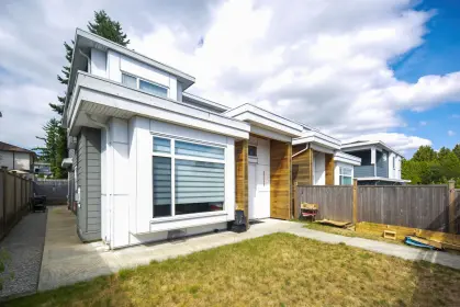 6759 Canada Way, Burnaby, BC, Burnaby — Half Duplex for sale