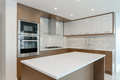 3102 4360 Beresford Street, Burnaby, BC, Burnaby — Apartment/Condo for sale