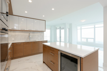 3102 4360 Beresford Street, Burnaby, BC, Burnaby — Apartment/Condo for sale