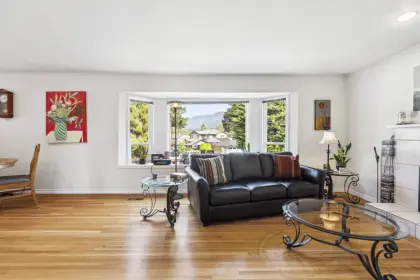 2273 Hazellynn Place, North Vancouver, BC, North vancouver — Single Family Residence for sale