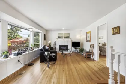 2273 Hazellynn Place, North Vancouver, BC, North vancouver — Single Family Residence for sale