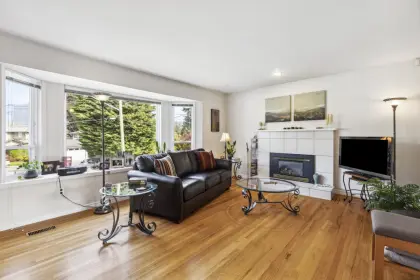 2273 Hazellynn Place, North Vancouver, BC, North vancouver — Single Family Residence for sale