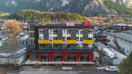 204 37762 Third Avenue, Squamish, BC, Squamish — Apartment/Condo for sale