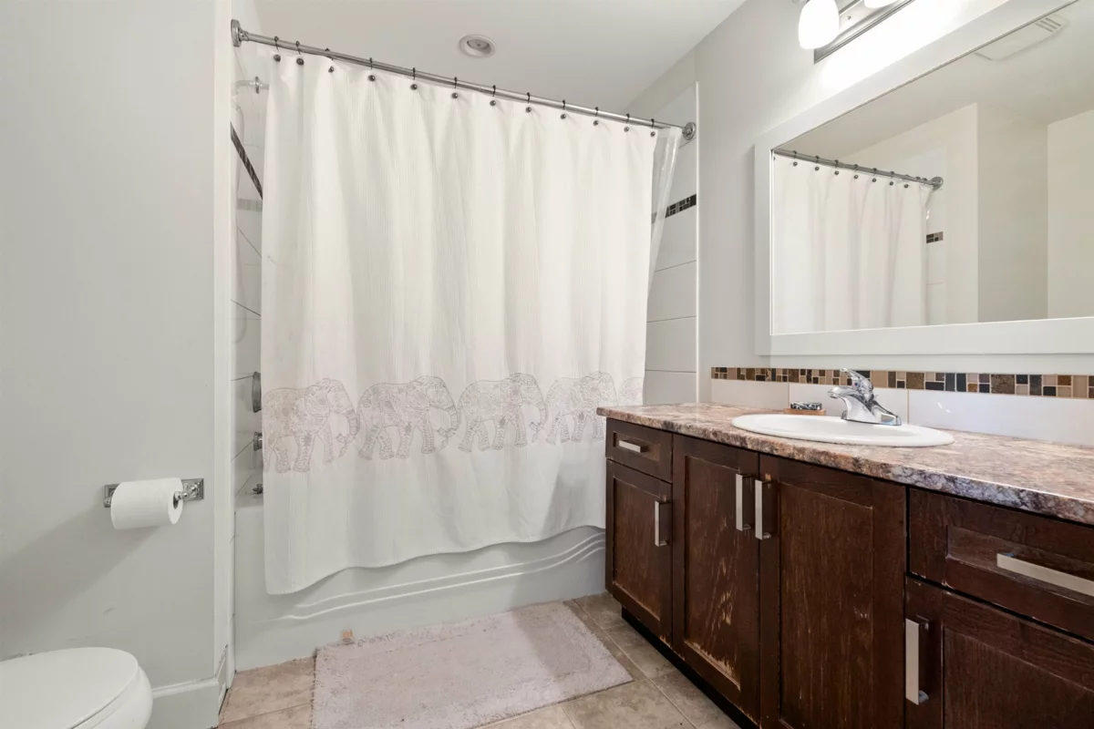 Backyard Photo of 43 45290 Soowahlie Crescent, Chilliwack, BC