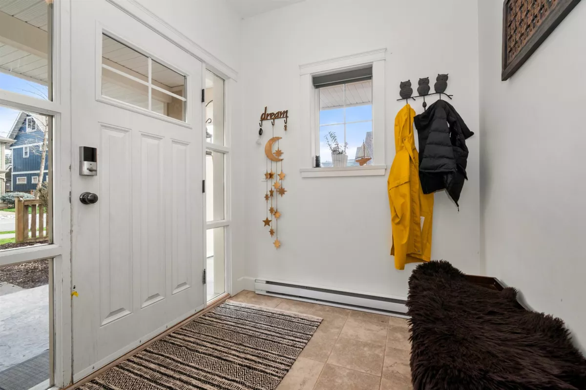 Dining Area Photo of 43 45290 Soowahlie Crescent, Chilliwack, BC