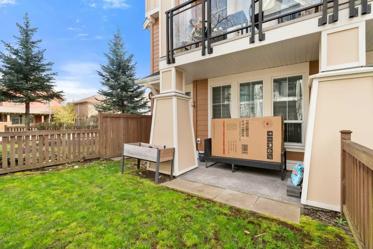 Swimming Pool Photo of 43 45290 Soowahlie Crescent, Chilliwack, BC