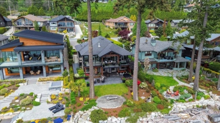 6015 Silverstone Lane, Sechelt, BC, Sechelt — Single Family Residence for sale