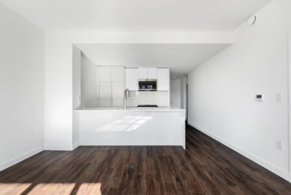 300 2446 Shaughnessy Street, Port Coquitlam, BC, Port coquitlam — Apartment/Condo for sale