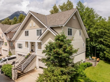 35 1200 Edgewater Drive, Squamish, BC, Squamish — Half Duplex for sale