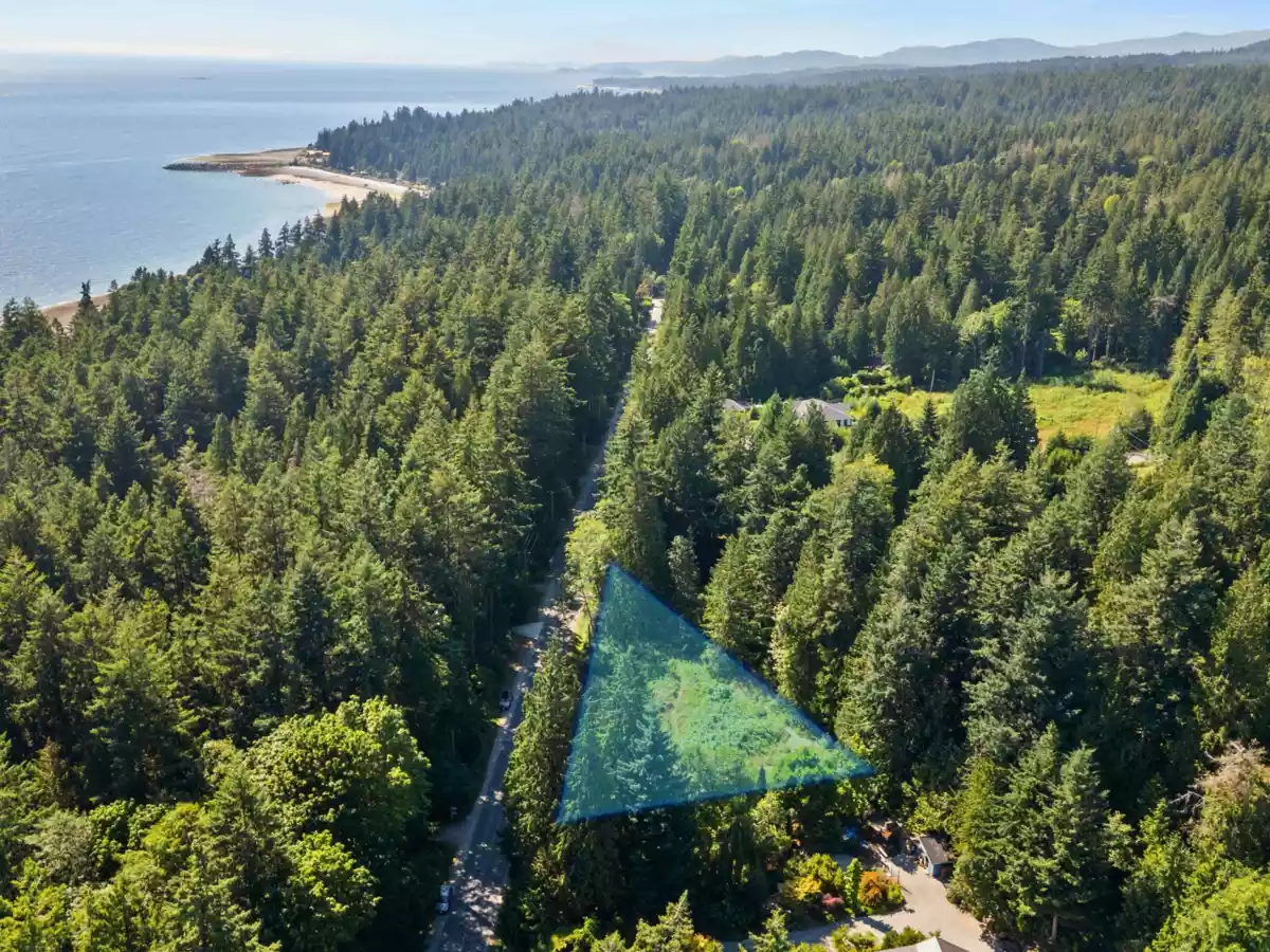 Walk-In Closet Photo of LOT 5 Lower Road, Roberts Creek, BC