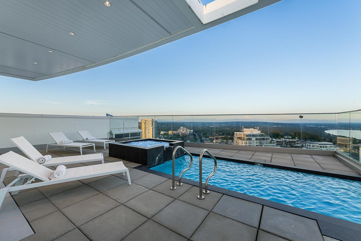 Front Yard Photo of PH 2 1501 Foster Street, White Rock, BC