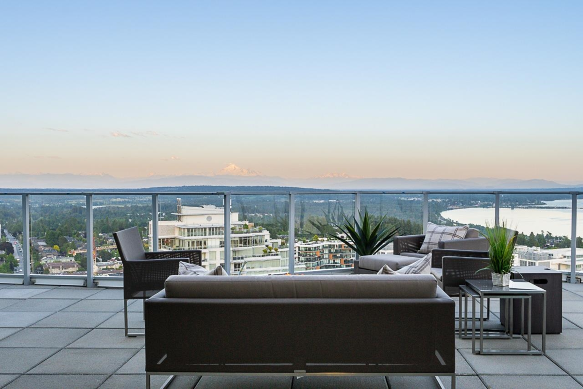 Hot Tub / Spa Photo of PH 2 1501 Foster Street, White Rock, BC