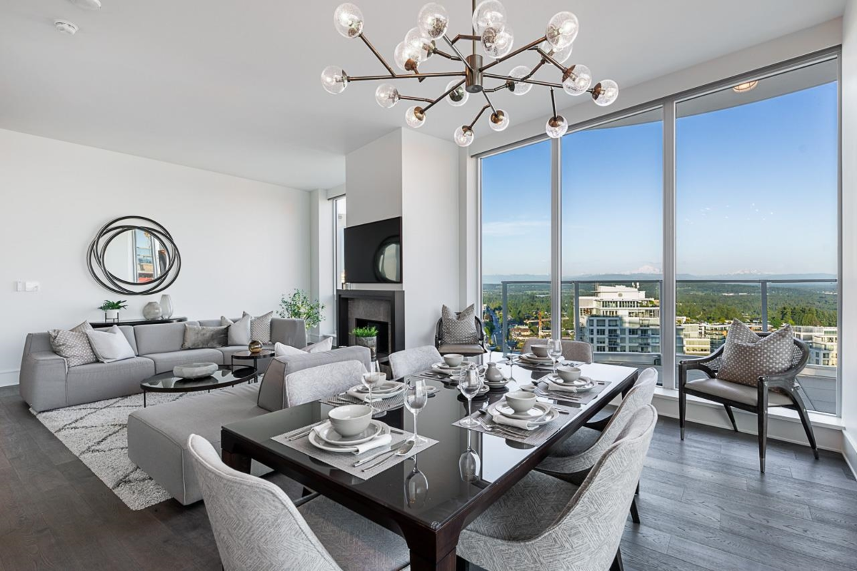 Walk-In Closet Photo of PH 2 1501 Foster Street, White Rock, BC