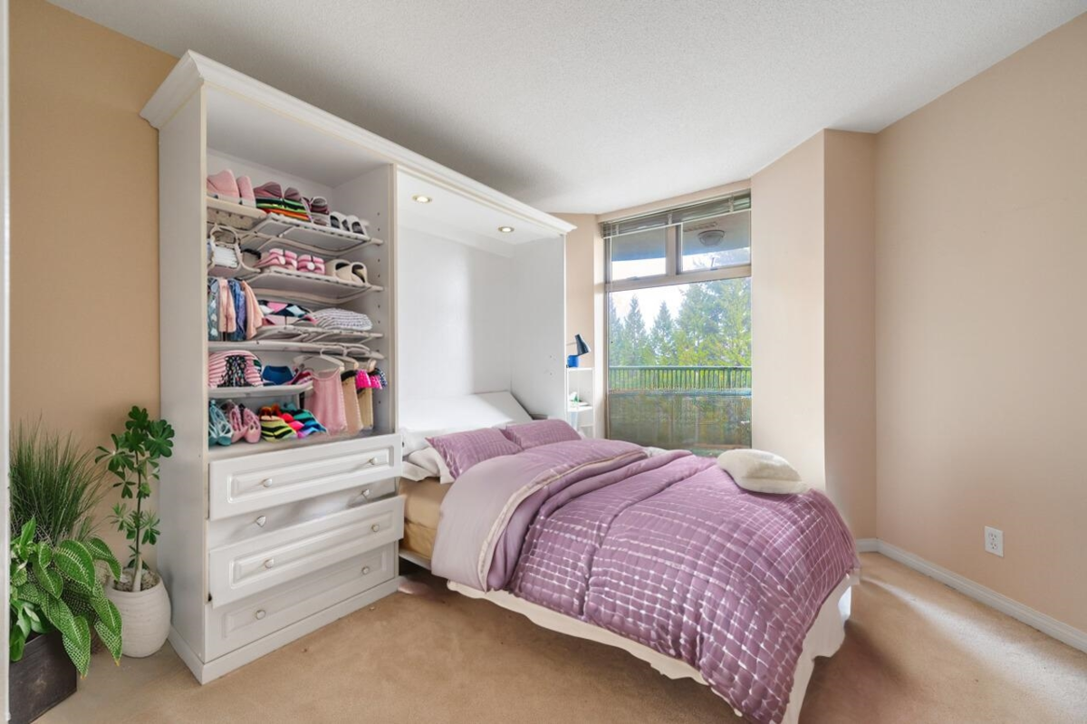 Family Room Photo of 505 6188 Patterson Avenue, Burnaby, BC