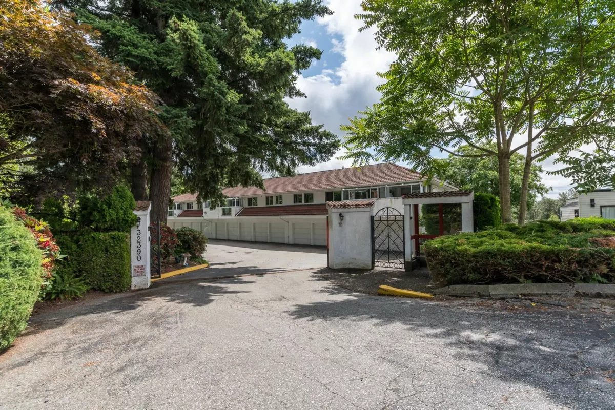 Exterior Front Photo of 5 32390 Fletcher Avenue, Mission, BC