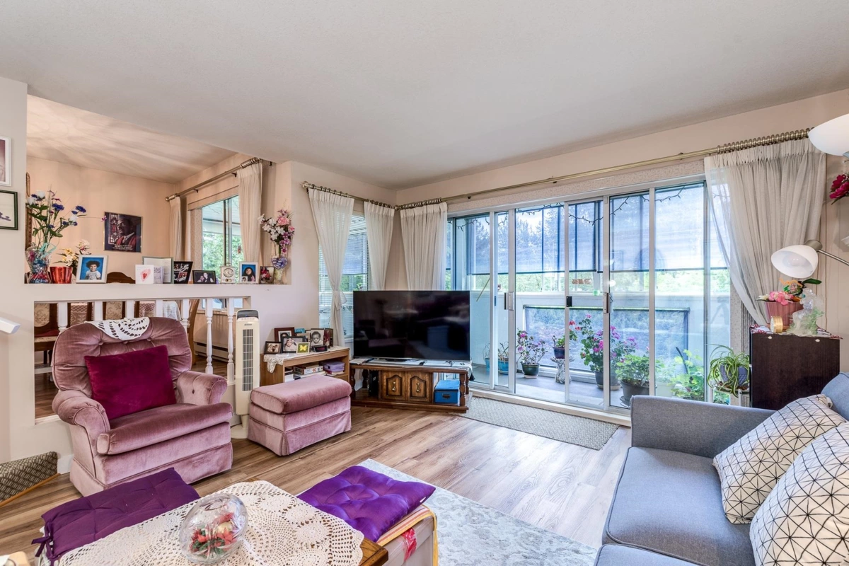 Kitchen Photo of 5 32390 Fletcher Avenue, Mission, BC
