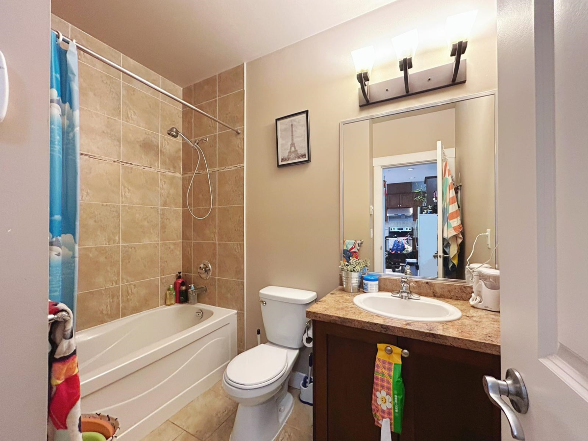 Basement Recreation Room Photo of 506 14333 104 Avenue, Surrey, BC