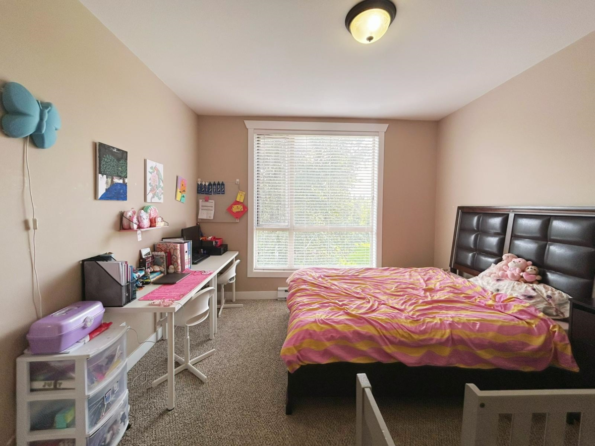 Guest Bathroom Photo of 506 14333 104 Avenue, Surrey, BC