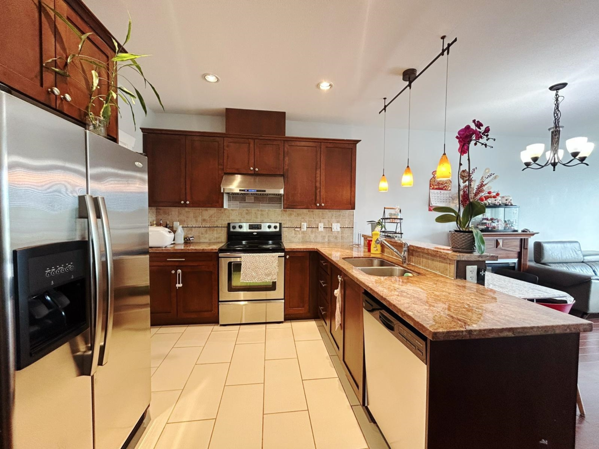 Pantry Photo of 506 14333 104 Avenue, Surrey, BC