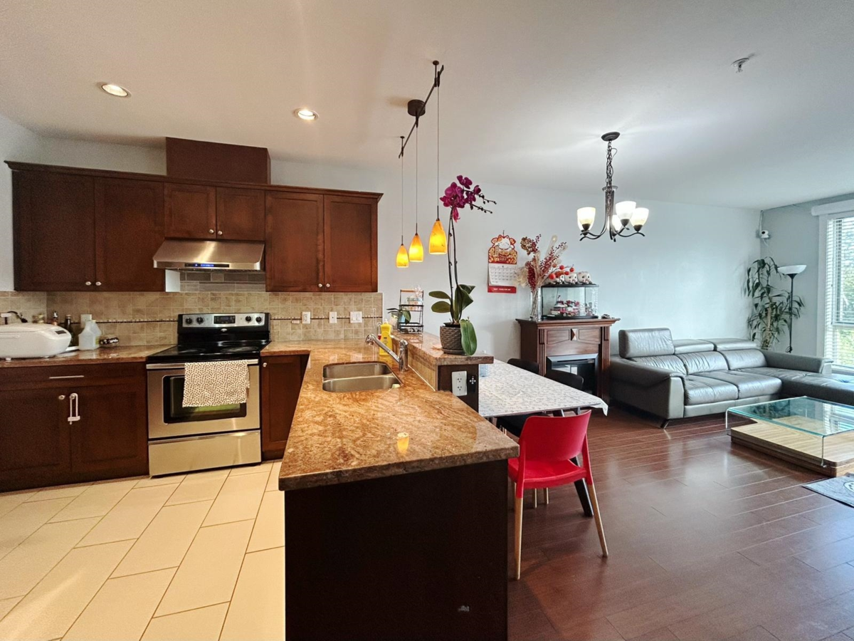 Primary Bedroom Photo of 506 14333 104 Avenue, Surrey, BC