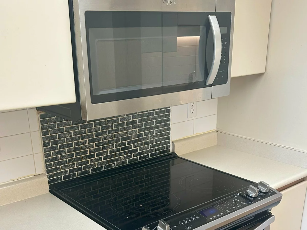 Kitchen Island Photo of 904 1331 Homer Street, Vancouver, BC