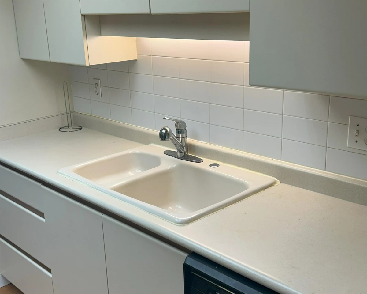 Kitchen Photo of 904 1331 Homer Street, Vancouver, BC