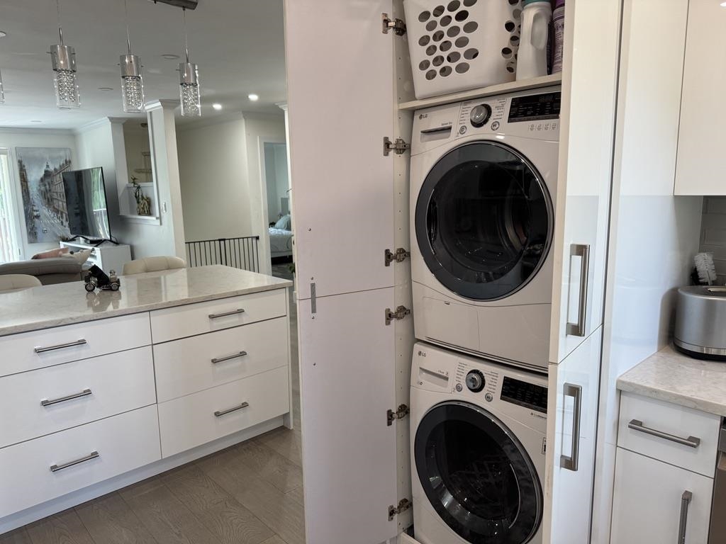 Dining Area Photo of 1543 Chadwick Avenue, Port Coquitlam, BC