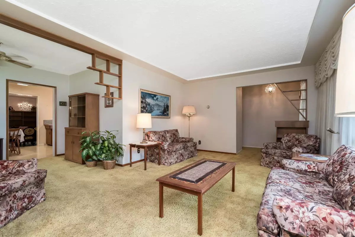 Breakfast Nook Photo of 2084 Hollyberry Court, Abbotsford, BC