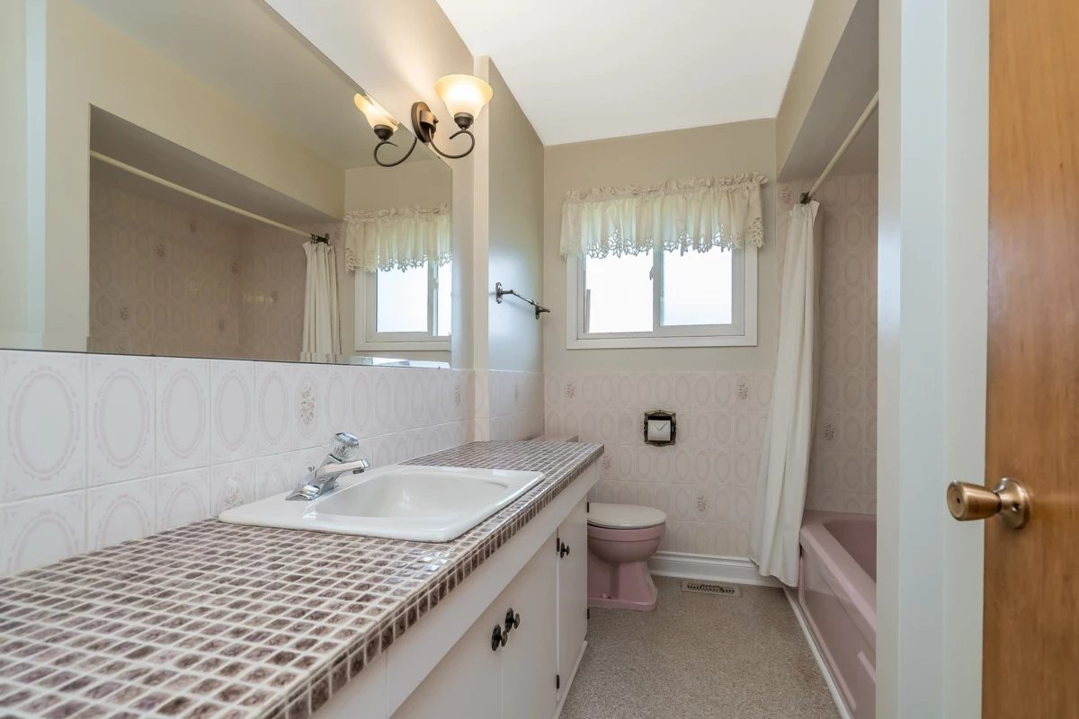 Entry Foyer Photo of 2084 Hollyberry Court, Abbotsford, BC