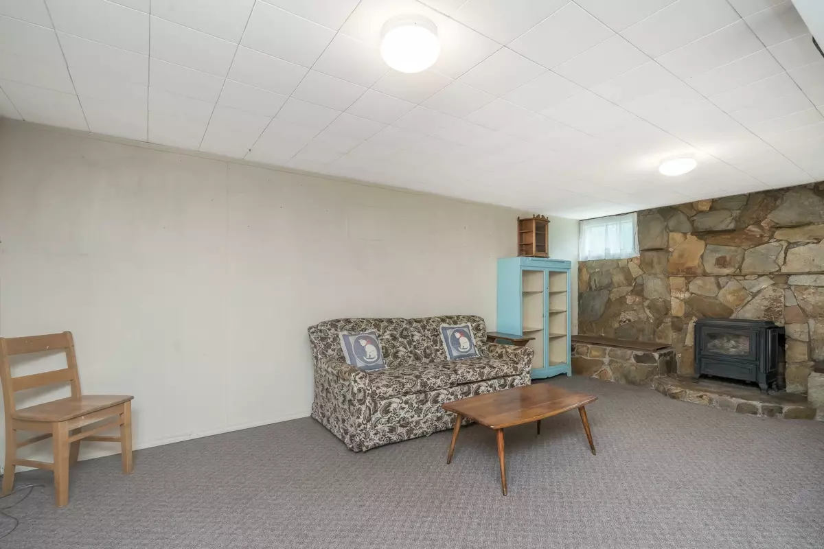 Swimming Pool Photo of 2084 Hollyberry Court, Abbotsford, BC