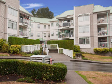 207 9767 140 Street, Surrey, BC, Surrey — Apartment/Condo for sale