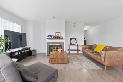 104 7480 Gilbert Road, Richmond, BC, Brighouse South — 2 bed apartment/condo for sale