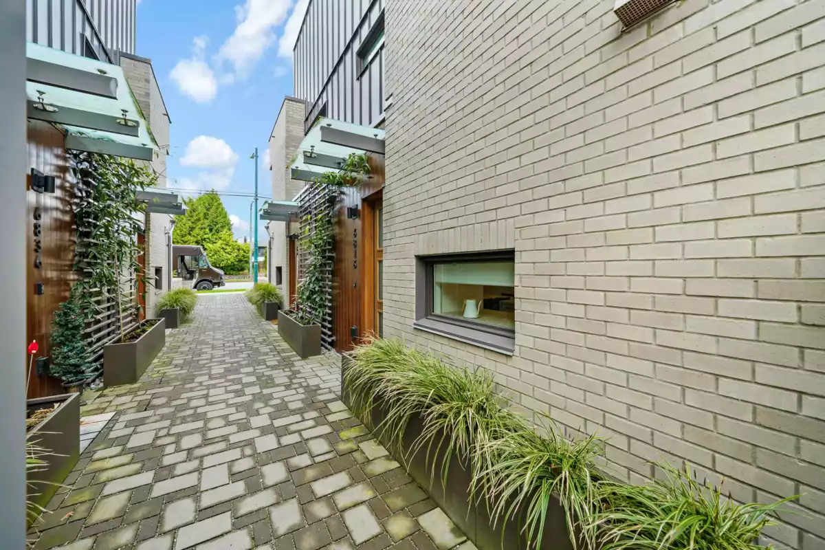 Living Room Photo of 6816 Oak Street, Vancouver, BC