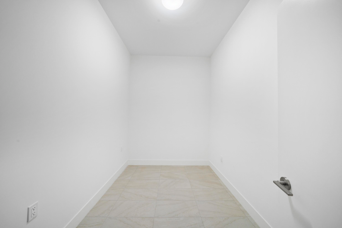 Swimming Pool Photo of 6816 Oak Street, Vancouver, BC