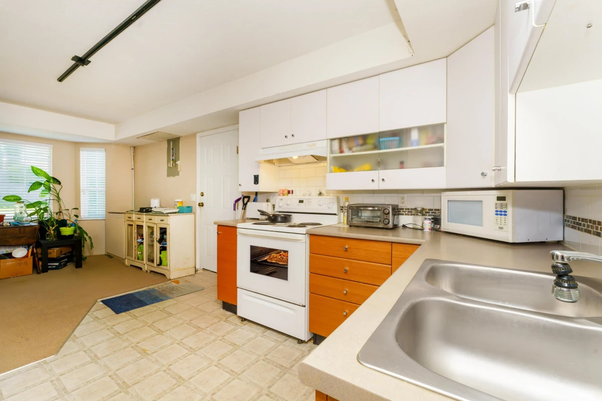 Breakfast Nook Photo of 33106 Best Avenue, Mission, BC