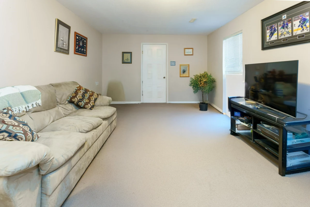 Kitchen Photo of 33106 Best Avenue, Mission, BC