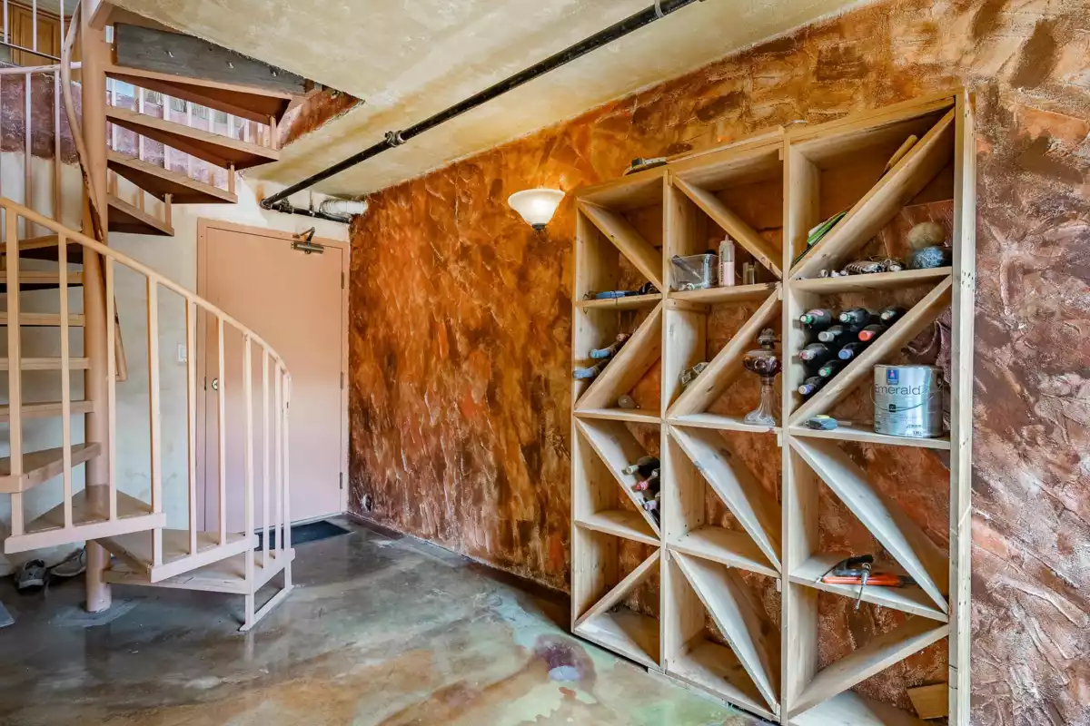 Aerial View of 104 14934 Thrift Avenue, White Rock, BC