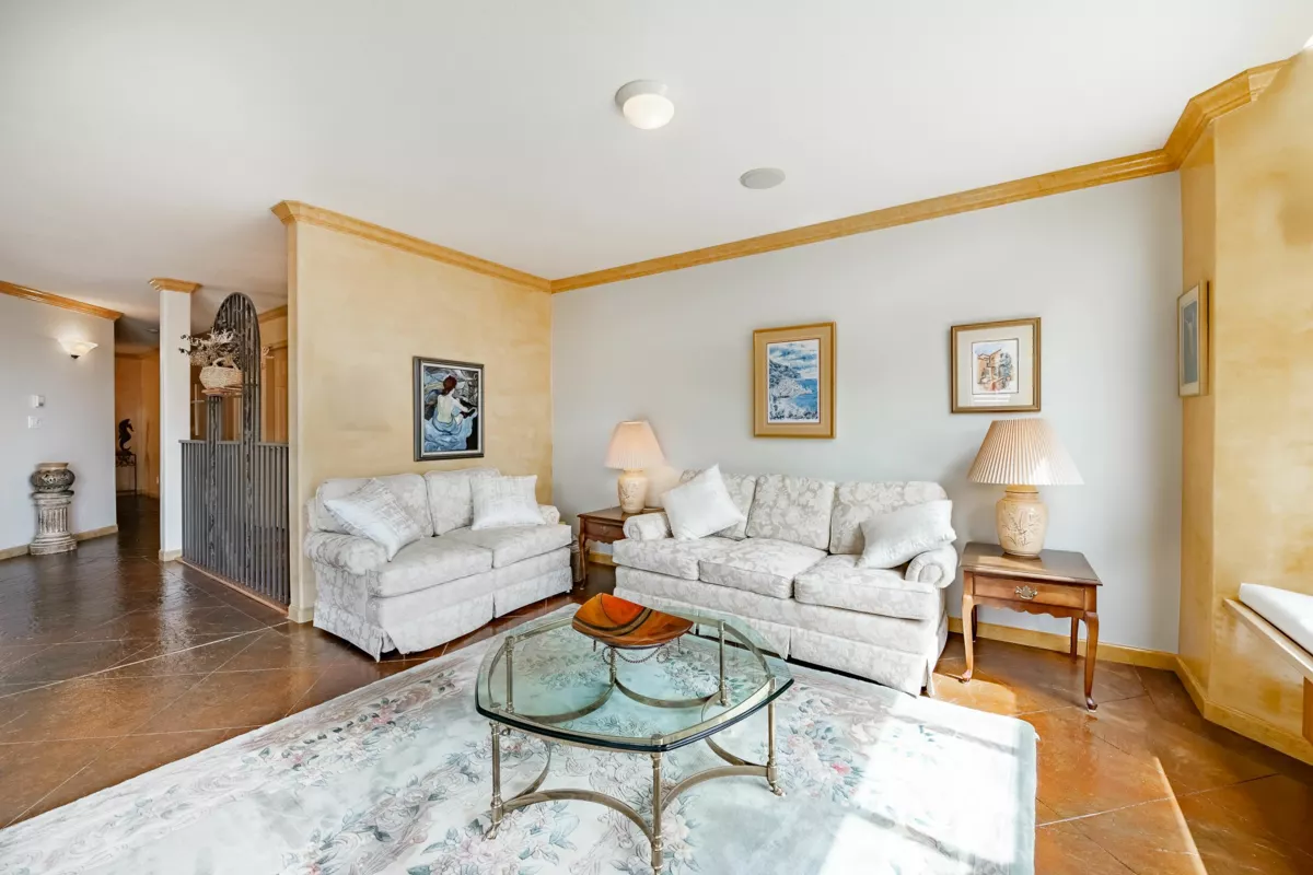 Bedroom 2 Photo of 104 14934 Thrift Avenue, White Rock, BC