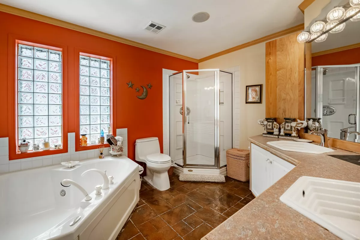 Loft / Bonus Room Photo of 104 14934 Thrift Avenue, White Rock, BC