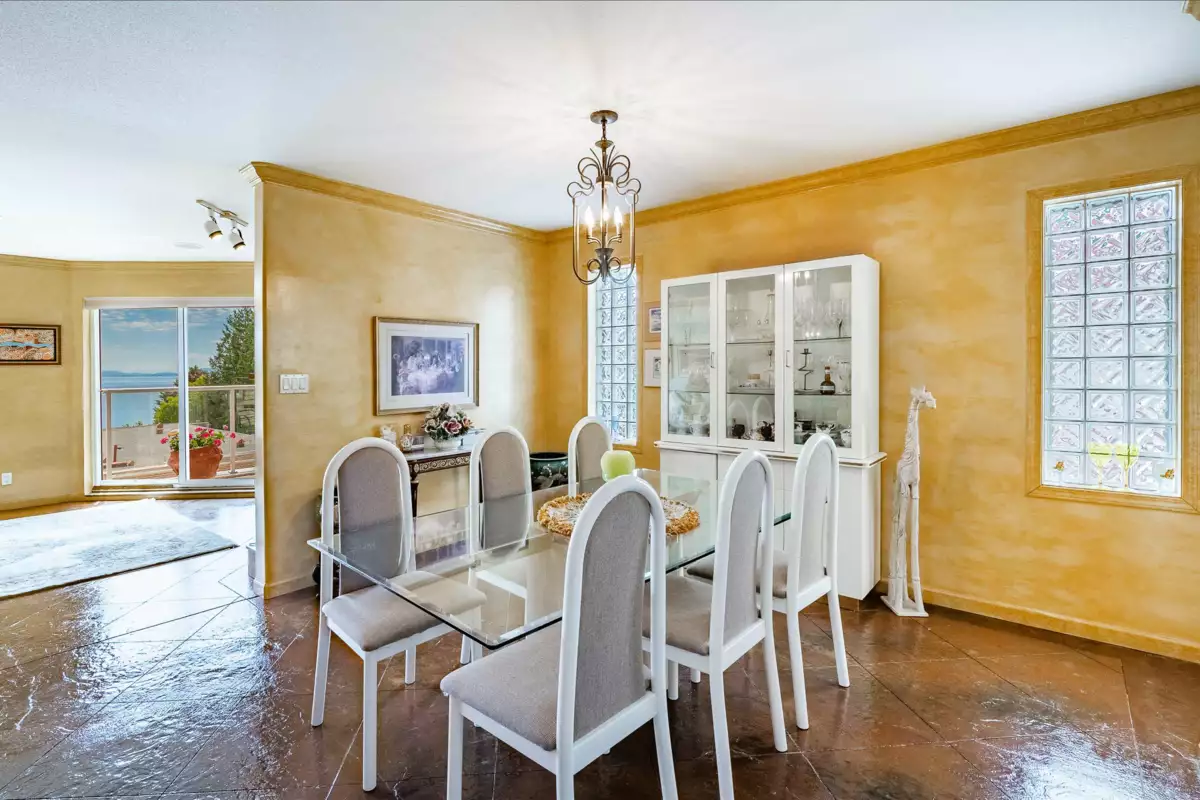 Pantry Photo of 104 14934 Thrift Avenue, White Rock, BC