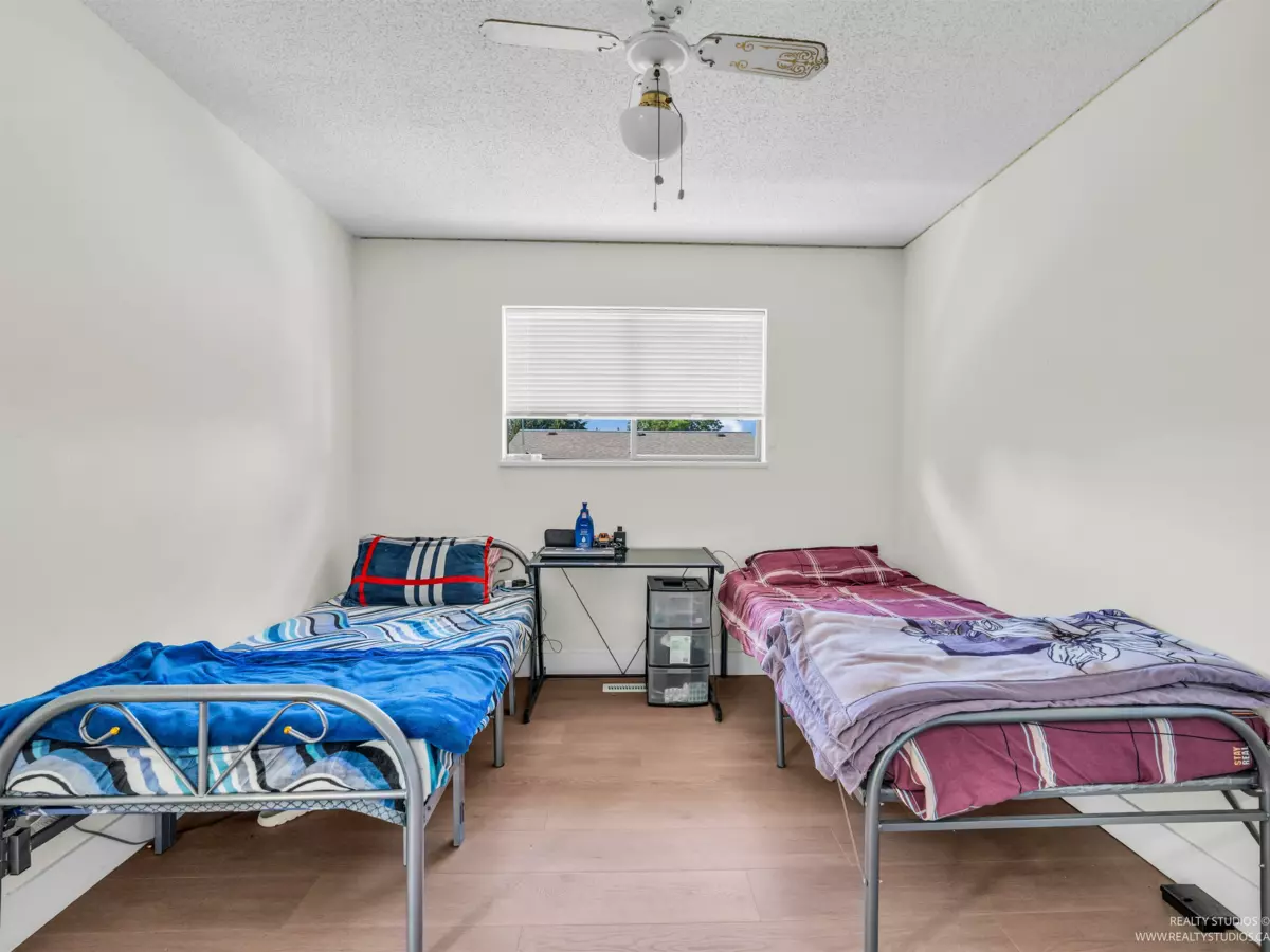 Entry Foyer Photo of 6497 131a Street, Surrey, BC