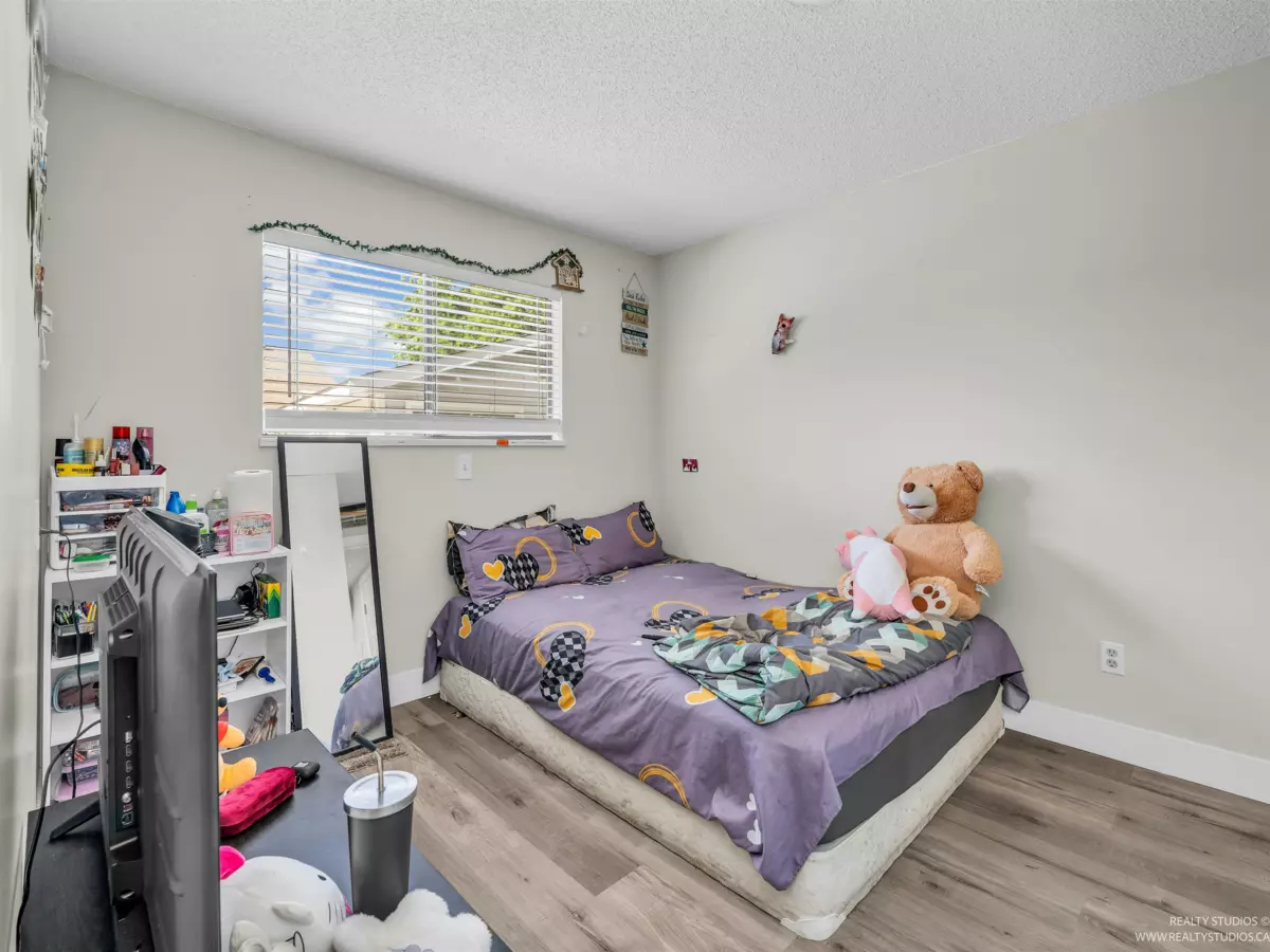 Laundry Room Photo of 6497 131a Street, Surrey, BC