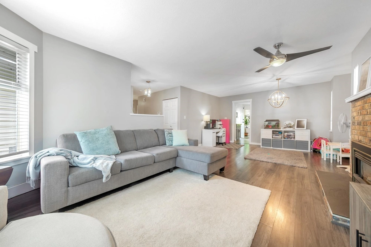 Family Room Photo of 9286 212 Street, Langley, BC