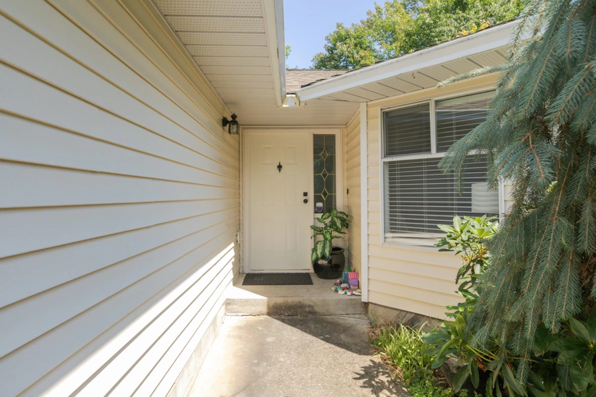 Front Yard Photo of 9286 212 Street, Langley, BC