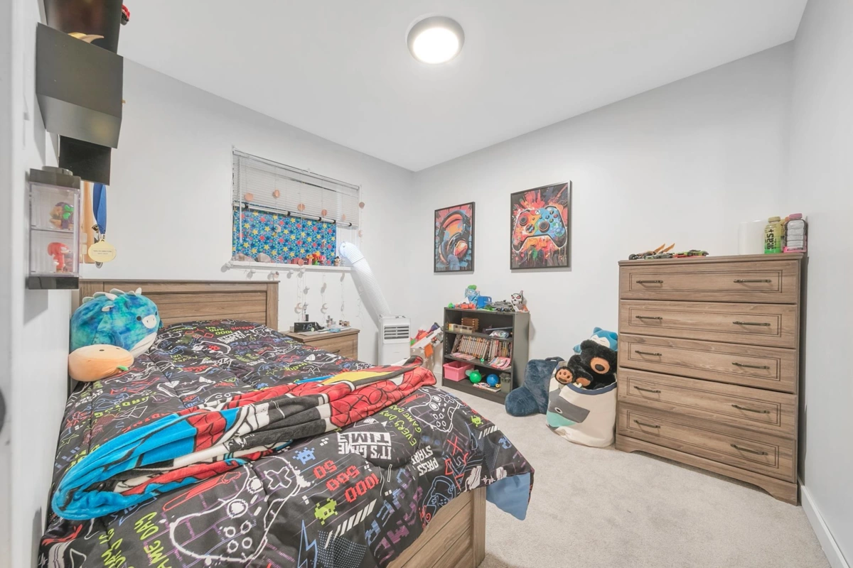 Powder Room Photo of 9286 212 Street, Langley, BC