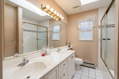 Entry Foyer Photo of 7865 16th Avenue, Burnaby, BC