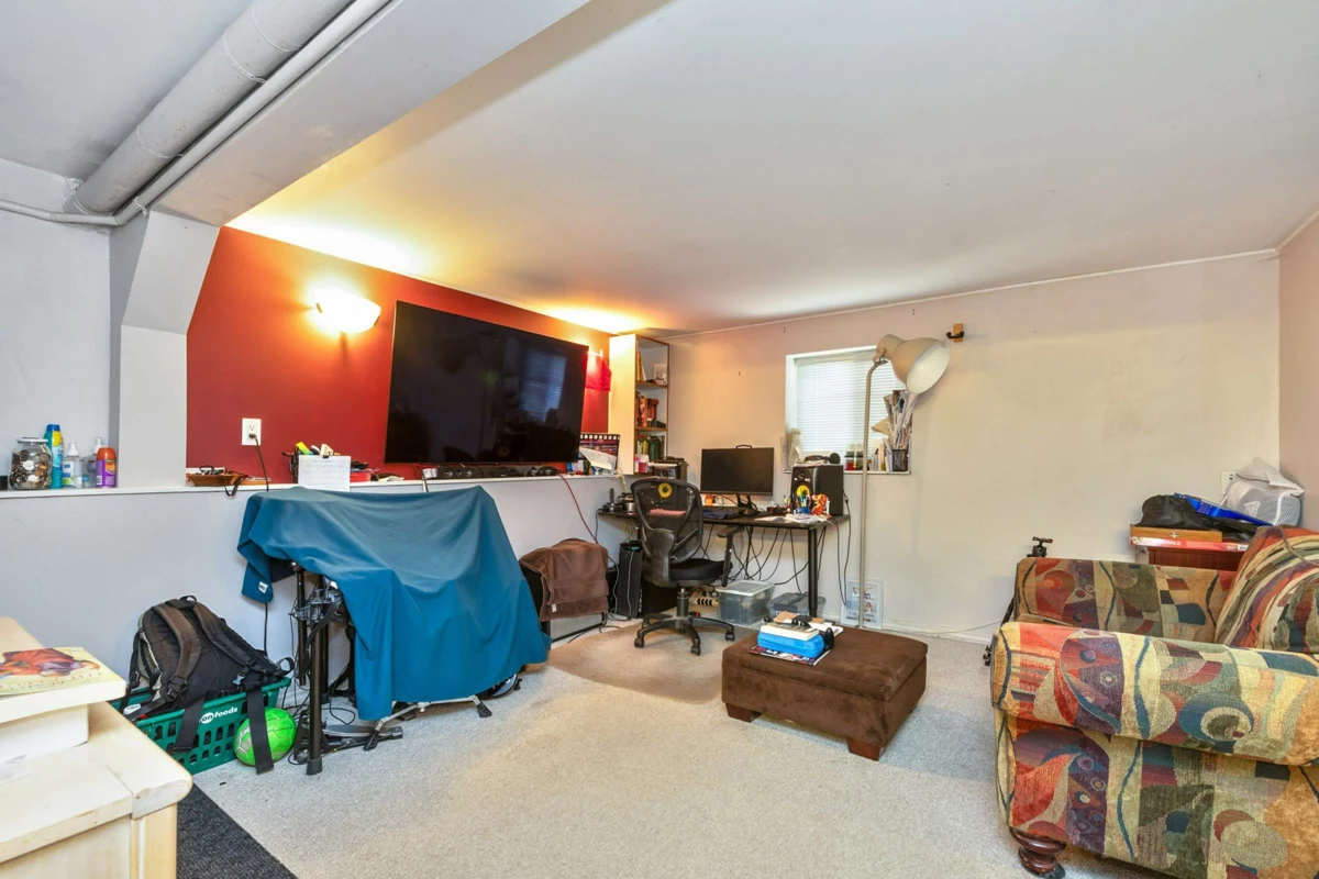 Guest Bathroom Photo of 1341 E 29th Avenue, Vancouver, BC