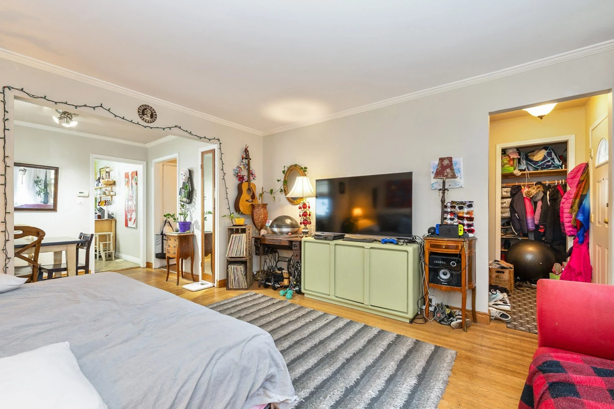 Kitchen Photo of 1341 E 29th Avenue, Vancouver, BC