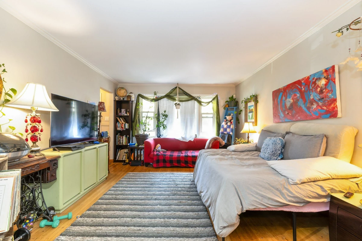 Living Room Photo of 1341 E 29th Avenue, Vancouver, BC