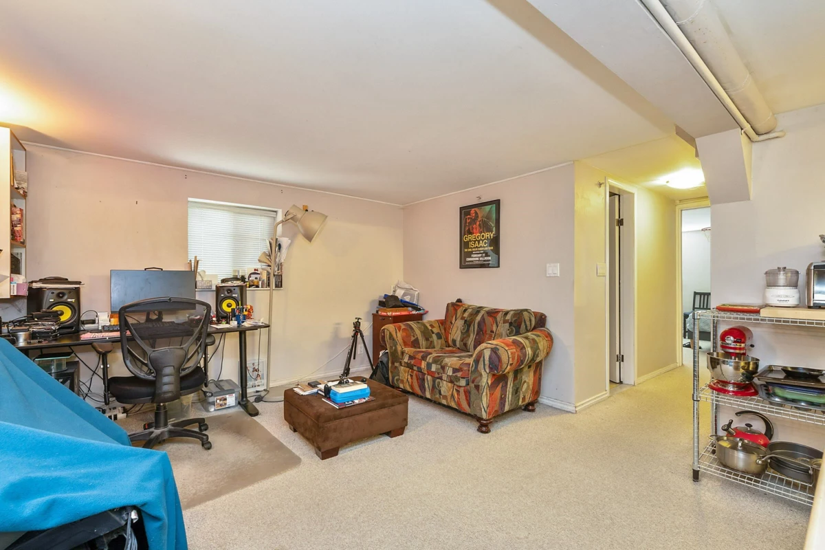 Powder Room Photo of 1341 E 29th Avenue, Vancouver, BC